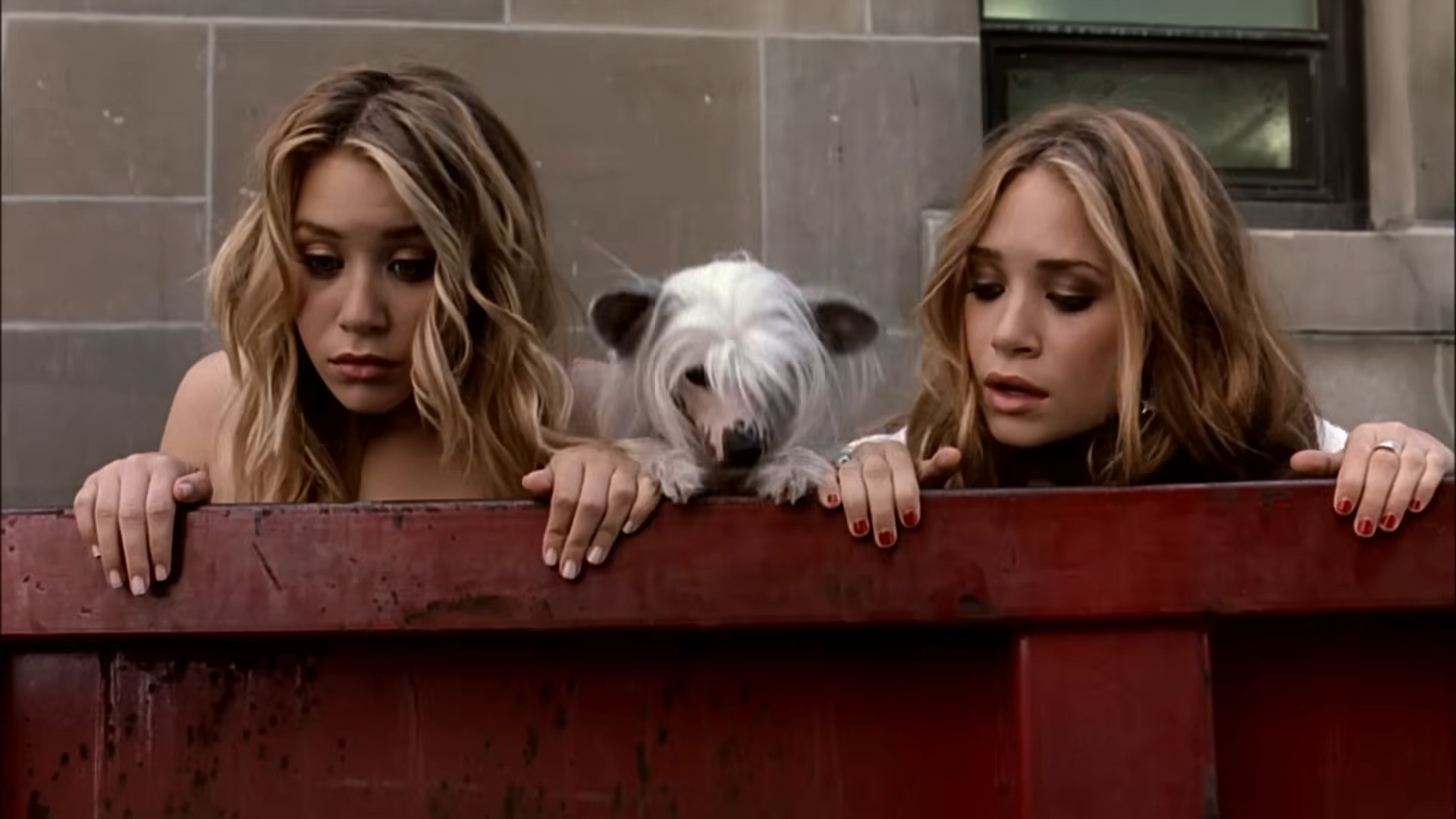 Как изменились Мэри-Кейт и Эшли Олсен: редкое фото сестер-близняшек